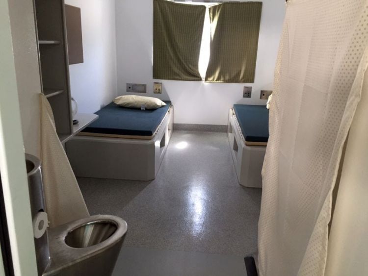 Как выглядят тюремные комнаты в разных странах