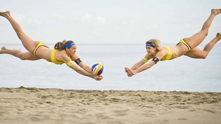 women's beach volleyball