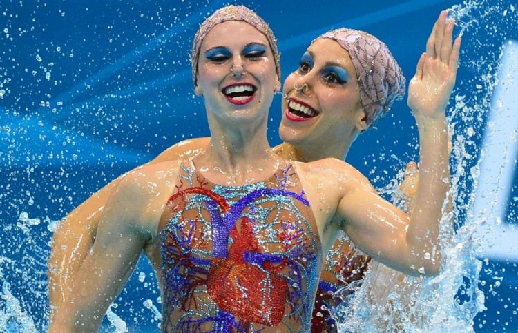 Laughing in Sync: A Collection of Funny Synchronized Swimming Photos