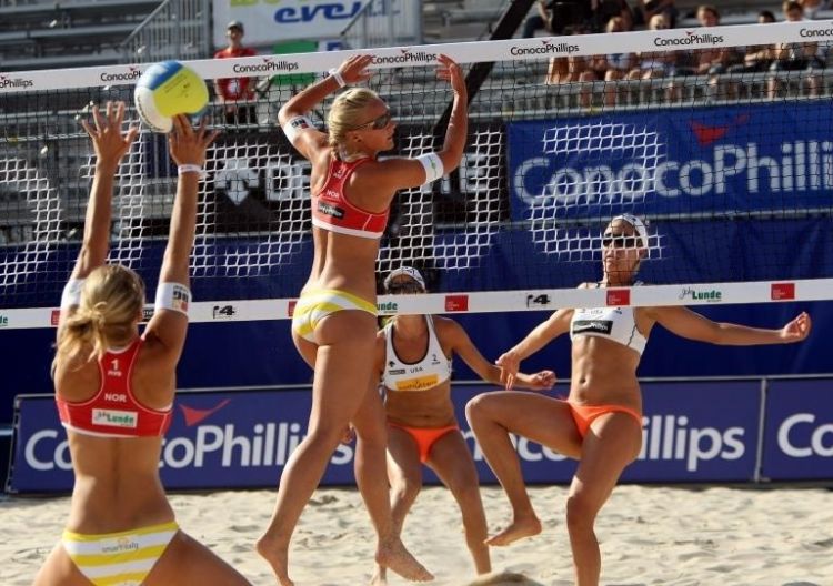 Beach Vibe Chronicles: Alluring Images from Women's Beach Volleyball