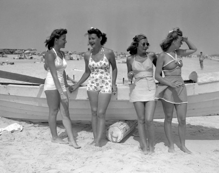 Beach Bliss: A Collection of Retro Beach Photos