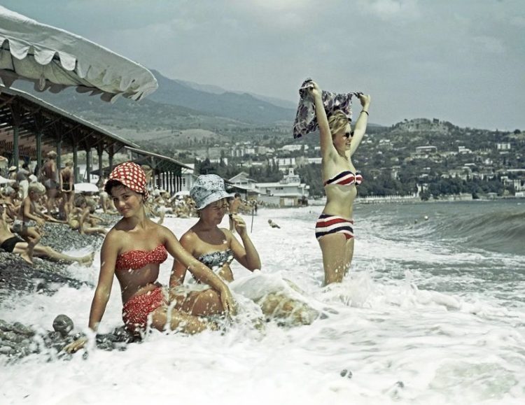 Beach Bliss: A Collection of Retro Beach Photos