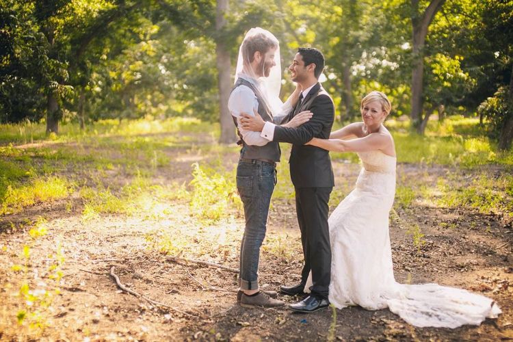 25 Strange Wedding Photos That Will Definitely Make You Laugh