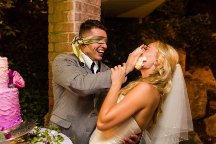 25 Strange Wedding Photos That Will Definitely Make You Laugh