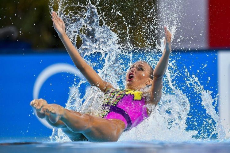 Laughing in Sync: A Collection of Funny Synchronized Swimming Photos