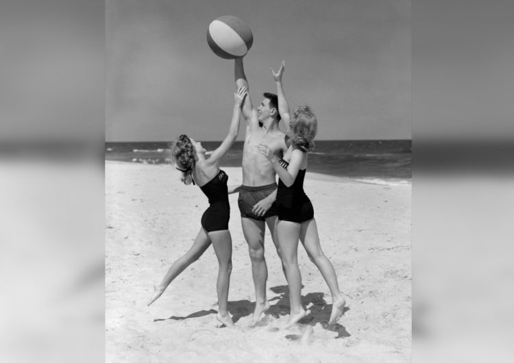 Beach Bliss: A Collection of Retro Beach Photos