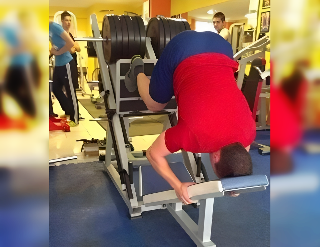 30 Hilarious Gym Photos Proving That Anything is Possible in the Gym